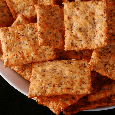 Receita de Cracker Low Carb: um snack rápido e fácil para a sua rotina - BOLD Snacks