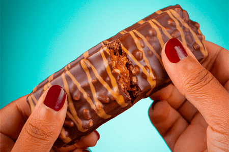 Qual é a diferença entre barrinha de proteína e barrinha de cereal? - BOLD Snacks