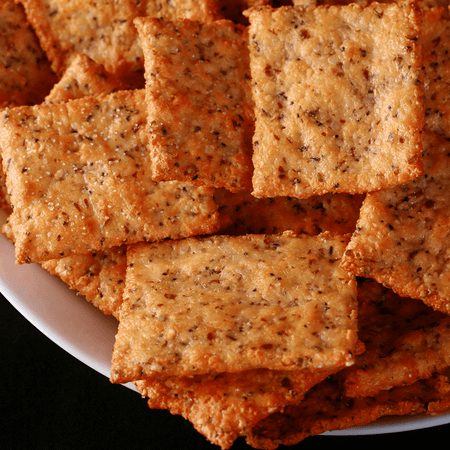 Receita de Cracker Low Carb: um snack rápido e fácil para a sua rotina - BOLD Snacks